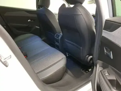 Photo 32 Peugeot 308  PureTech 130ch S&S EAT8