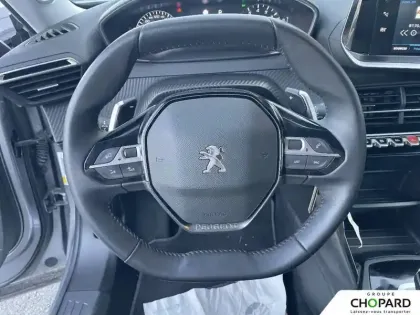 Photo 16 Peugeot 2008  PureTech 130 S&S EAT8