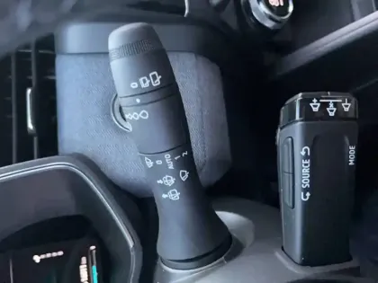 Photo 9 Renault Clio  E-Tech full hybrid 145