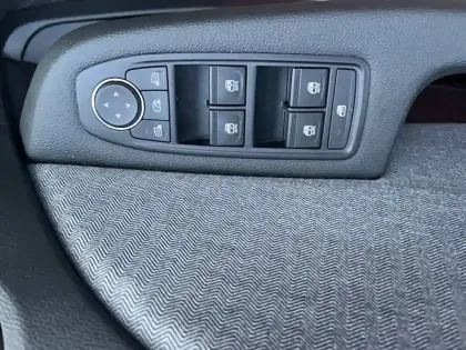 Photo 16 Renault Clio  E-Tech full hybrid 145