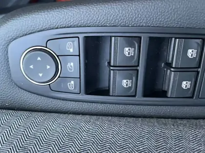 Photo 35 Renault Clio  E-Tech full hybrid 145