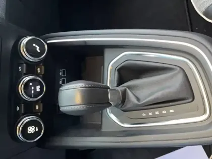 Photo 24 Renault Clio  E-Tech full hybrid 145