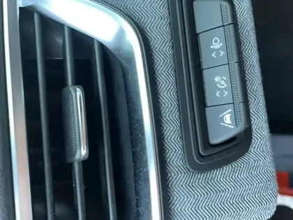 Photo 29 Renault Clio  E-Tech full hybrid 145