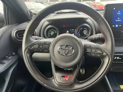 Photo 31 Toyota Yaris  Hybride 116h