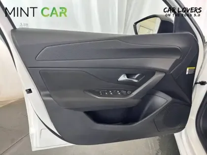 Photo 21 Peugeot 308  SW BlueHDi 130ch S&S BVM6