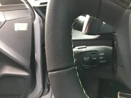 Photo 20 Peugeot 208  Hybrid 145 e-DCS6