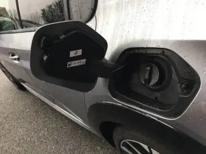 Photo 23 Peugeot 208  Hybrid 145 e-DCS6