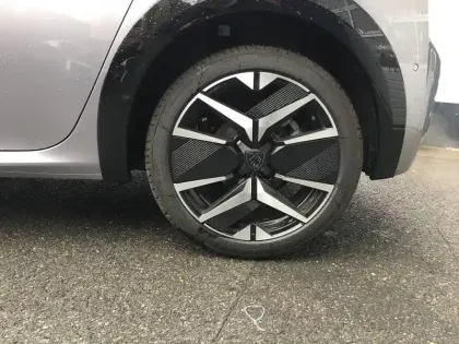 Photo 35 Peugeot 208  Hybrid 145 e-DCS6