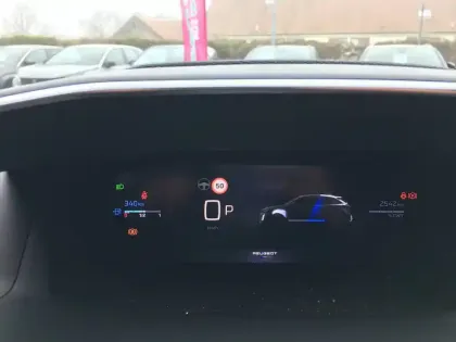 Photo 41 Peugeot 208  Hybrid 145 e-DCS6