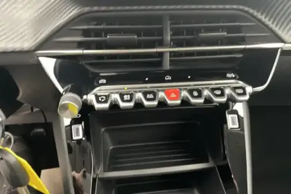 Photo 15 Peugeot 208  100 S&S BVM6