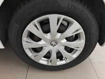 Photo 12 Peugeot 208  PureTech 82ch S&S BVM5