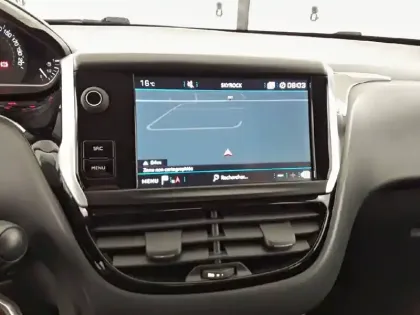 Photo 14 Peugeot 208  PureTech 82ch S&S BVM5