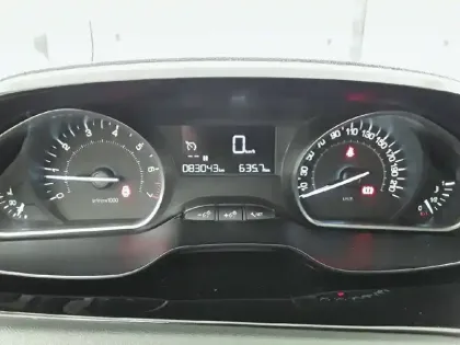 Photo 9 Peugeot 208  PureTech 82ch S&S BVM5