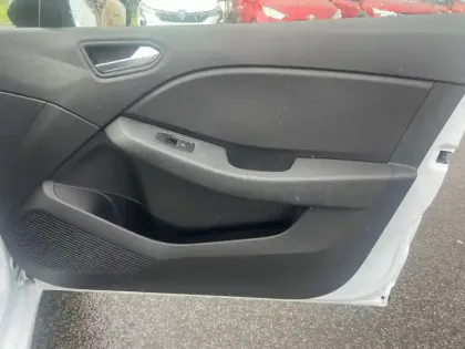 Photo 49 Renault Clio  SOCIETE BLUE DCI 100