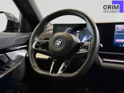 Photo 41 BMW Serie 5 530e xDrive PHEV 299 ch BVA8