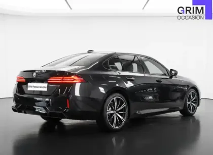 Photo 116 BMW Serie 5 530e xDrive PHEV 299 ch BVA8