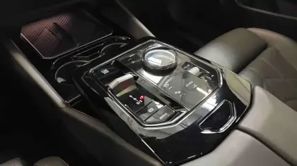 Photo 124 BMW Serie 5 530e xDrive PHEV 299 ch BVA8