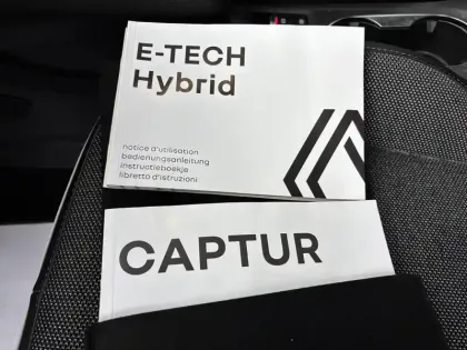 Photo 32 Renault Captur  E-Tech full hybrid 145