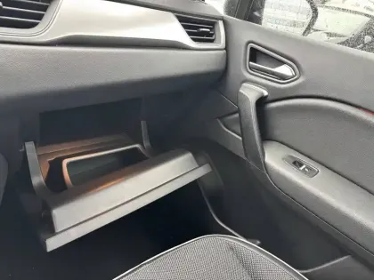 Photo 33 Renault Captur  E-Tech full hybrid 145