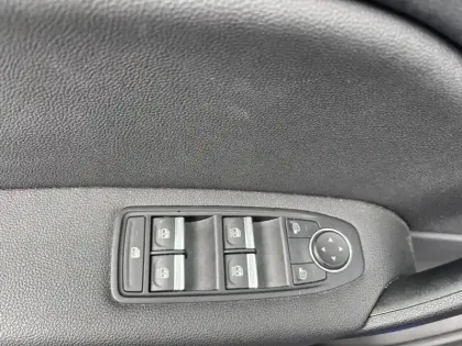 Photo 21 Renault Captur  E-Tech full hybrid 145