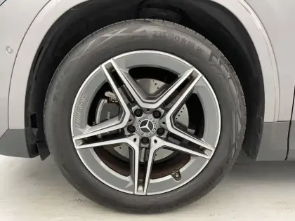 Photo 83 Mercedes GLA  200 7G-DCT