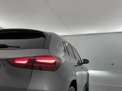 Photo 96 Mercedes GLA  200 7G-DCT