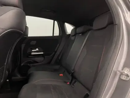 Photo 81 Mercedes GLA  200 7G-DCT