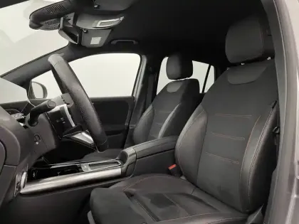 Photo 80 Mercedes GLA  200 7G-DCT