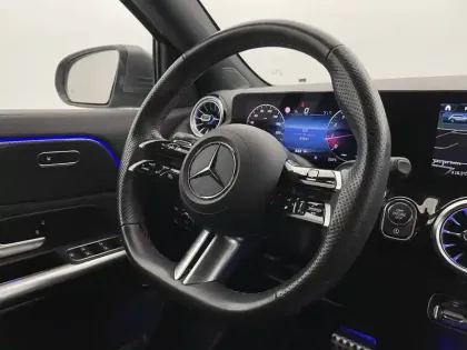 Photo 89 Mercedes GLA  200 7G-DCT