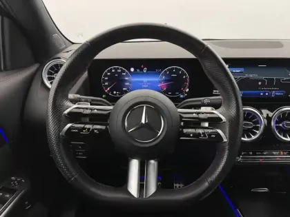 Photo 88 Mercedes GLA  200 7G-DCT