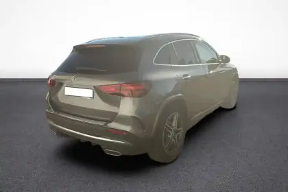 Photo 49 Mercedes GLA  200 7G-DCT