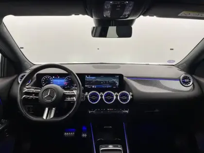 Photo 90 Mercedes GLA  200 7G-DCT