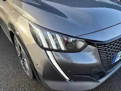 Photo 15 Peugeot 208  PureTech 130 S&S EAT8