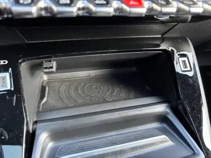 Photo 20 Peugeot 208  PureTech 130 S&S EAT8