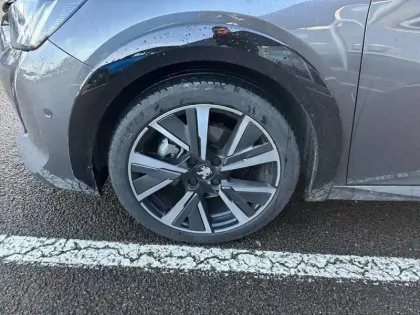 Photo 12 Peugeot 208  PureTech 130 S&S EAT8