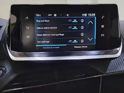 Photo 20 Peugeot 2008  PureTech 130 S&S EAT8