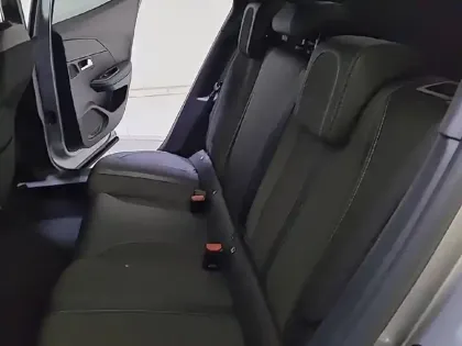 Photo 11 Peugeot 2008  PureTech 130 S&S EAT8