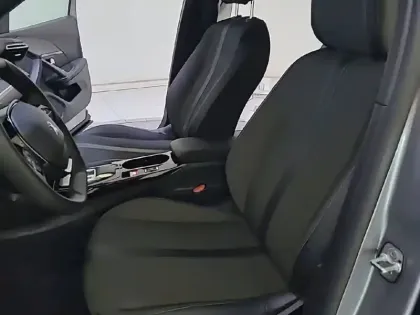 Photo 10 Peugeot 2008  PureTech 130 S&S EAT8