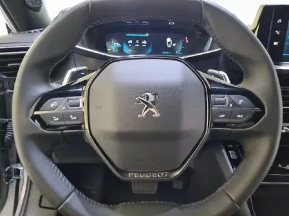 Photo 8 Peugeot 2008  PureTech 130 S&S EAT8