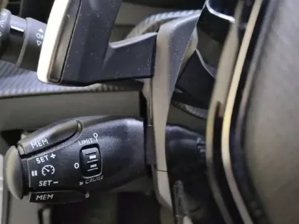 Photo 25 Peugeot 2008  PureTech 130 S&S EAT8