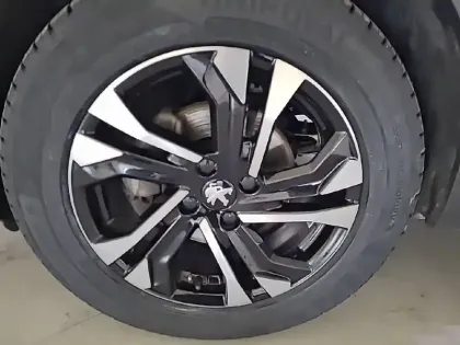 Photo 12 Peugeot 2008  PureTech 130 S&S EAT8