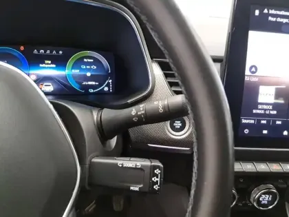 Photo 29 Renault Arkana  E-Tech hybride 145 - 22