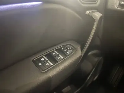 Photo 28 Renault Captur  TCe 140 EDC - 21