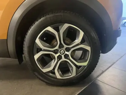 Photo 11 Renault Captur  TCe 140 EDC - 21