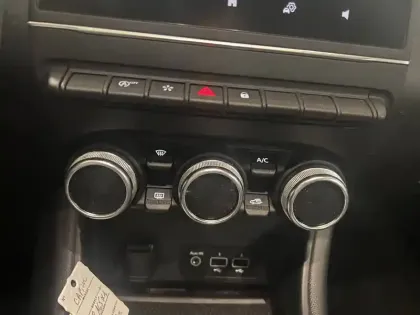 Photo 24 Renault Captur  TCe 140 EDC - 21