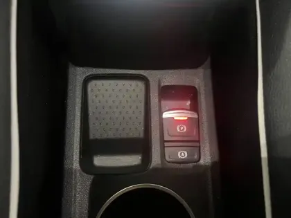 Photo 29 Renault Captur  TCe 140 EDC - 21