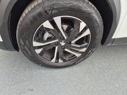 Photo 33 Peugeot 2008  PureTech 130 S&S EAT8