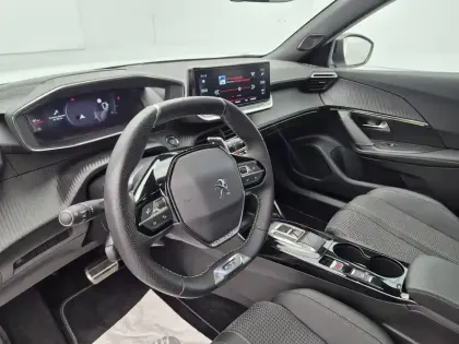 Photo 34 Peugeot 2008  PureTech 130 S&S EAT8