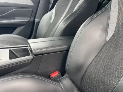 Photo 19 Peugeot 308  PureTech 130ch S&S EAT8