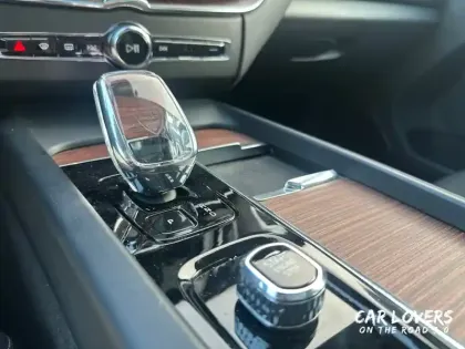 Photo 12 Volvo Xc60  T8 Recharge AWD 310 ch + 145 ch Geartronic 8